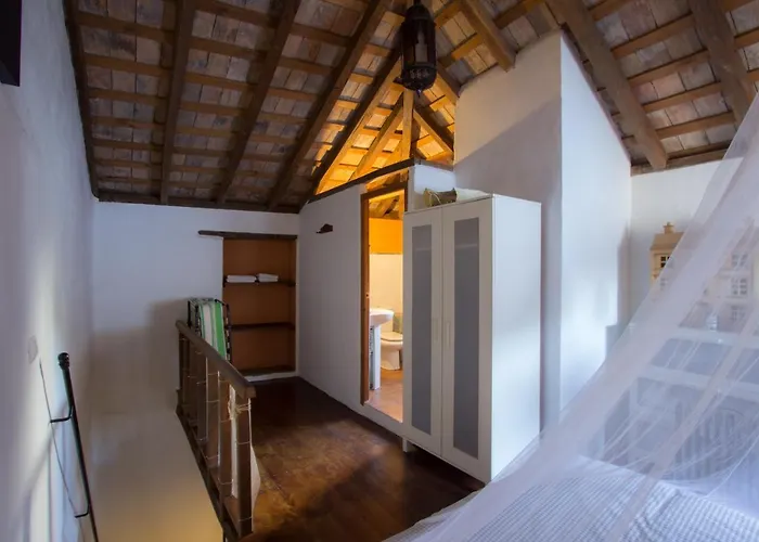 Casa En Fortaleza Medieval